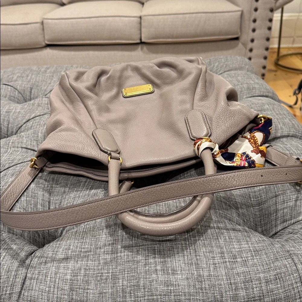 Marc Jacobs Tote Q Fran Leather Large Taupe Satchel Bag - Picture 16 of 17